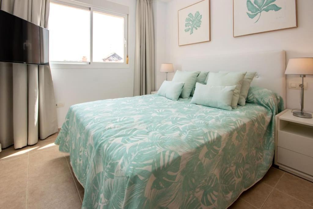 Penthouse With Roof Terrace, Bbq, Pool- And Sea Views Apartment Buenas Noches Bagian luar foto
