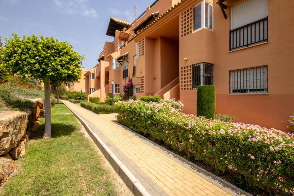 Penthouse With Roof Terrace, Bbq, Pool- And Sea Views Apartment Buenas Noches Bagian luar foto